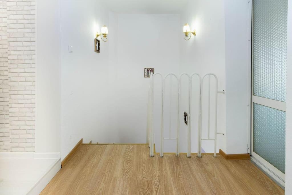 Sunny 2-Bedroom Maisonette Varna & Parking Экстерьер фото