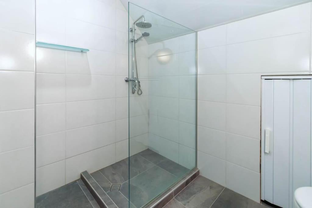 Sunny 2-Bedroom Maisonette Varna & Parking Экстерьер фото
